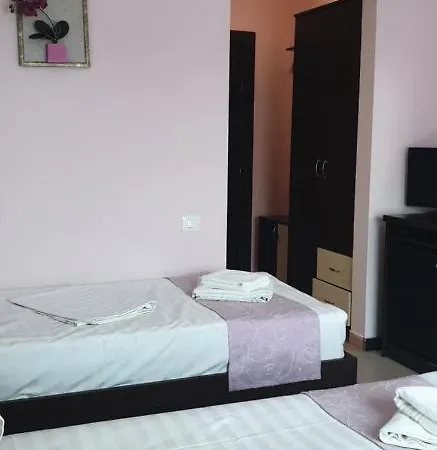 בית הארחה Alessia 4*