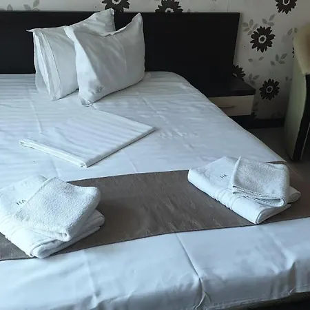 Alessia 招待所 4*